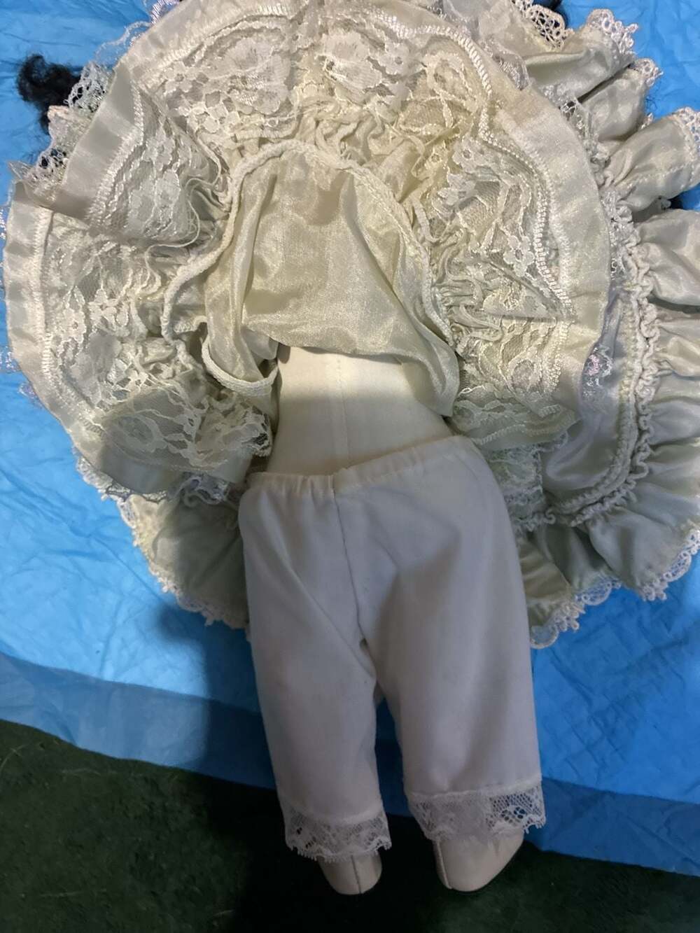 Vintage Collectible Victorian-Style Porcelain Doll - Picture 4 of 4